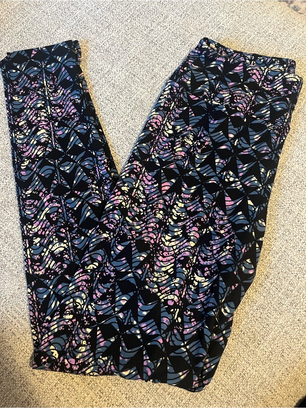 LuLaRoe OS Black Leggings with Pastel Purple, Blue, and Cream Swirl Print